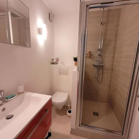 Au Rez De Chaussee Avec Terrasse, Parking Et Proche Mer A - Fr-1-673-9 Appartement
