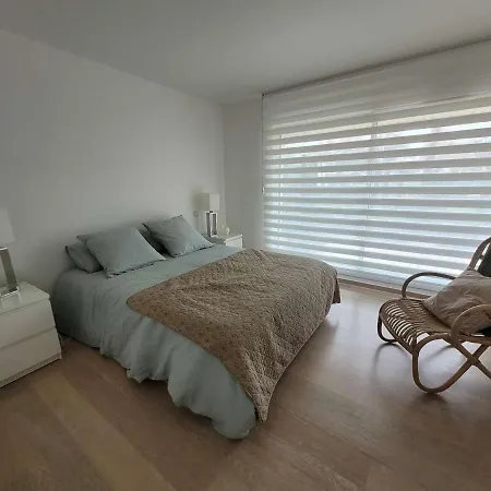 Au Rez De Chaussee Avec Terrasse, Parking Et Proche Mer A - Fr-1-673-9